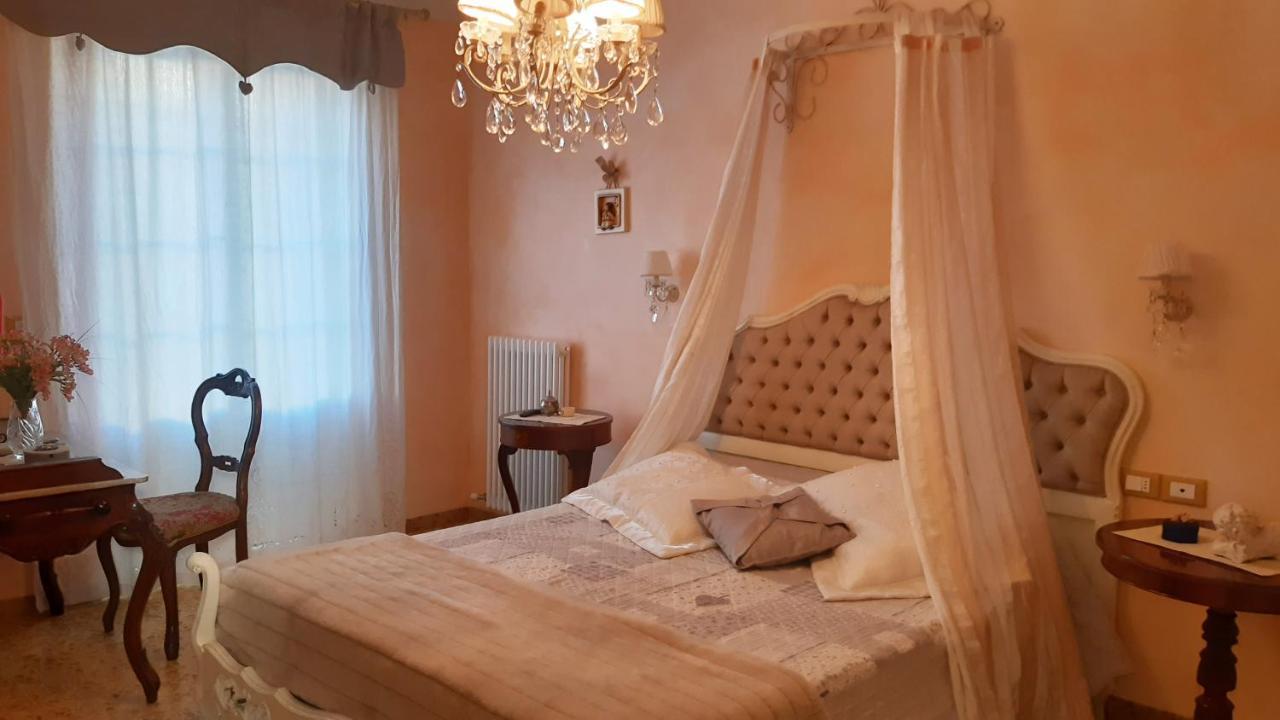 Villino San Martino 350M Dal Mare With Covered Parking Viareggio Bagian luar foto