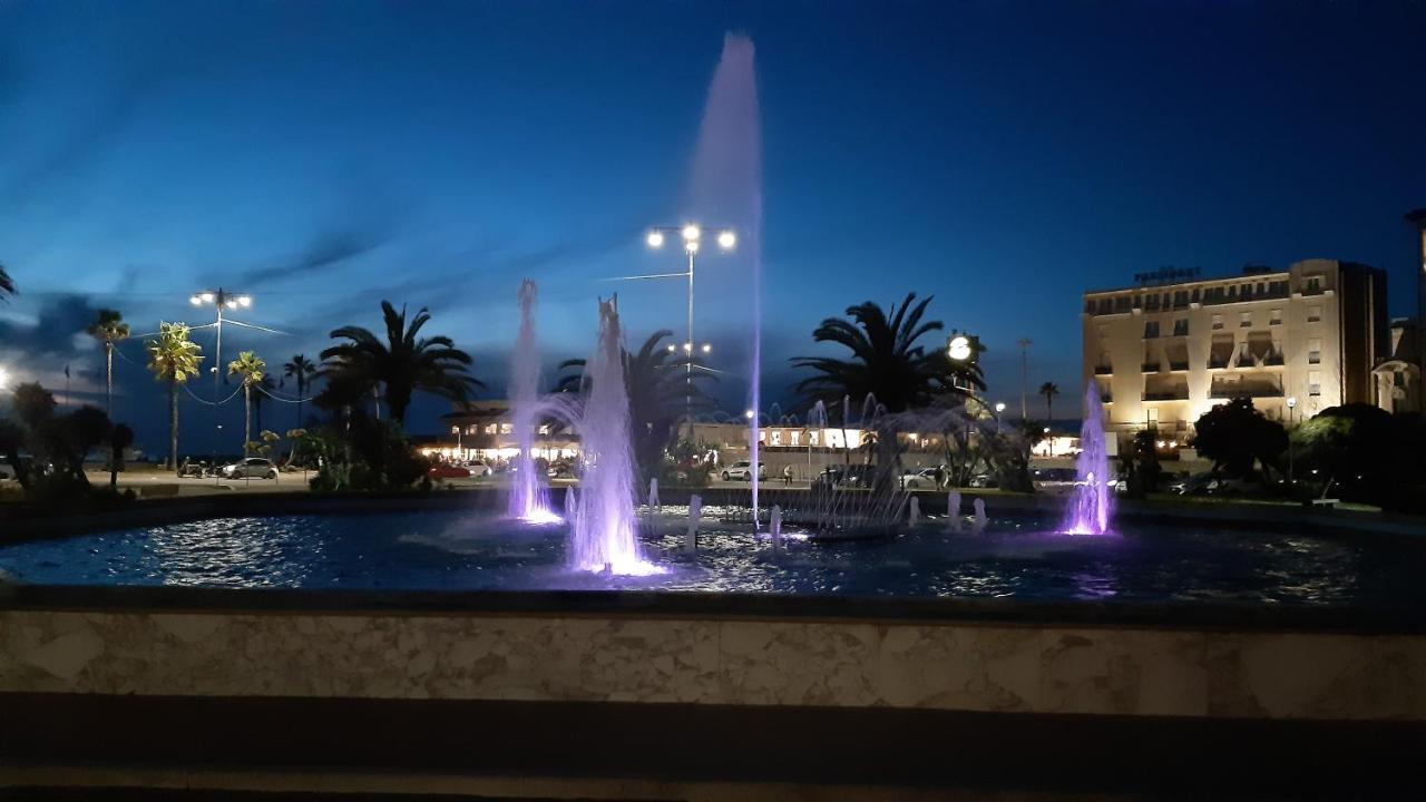 Villino San Martino 350M Dal Mare With Covered Parking Viareggio Bagian luar foto