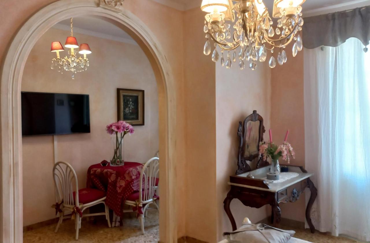 Villino San Martino 350M Dal Mare With Covered Parking Viareggio Bagian luar foto