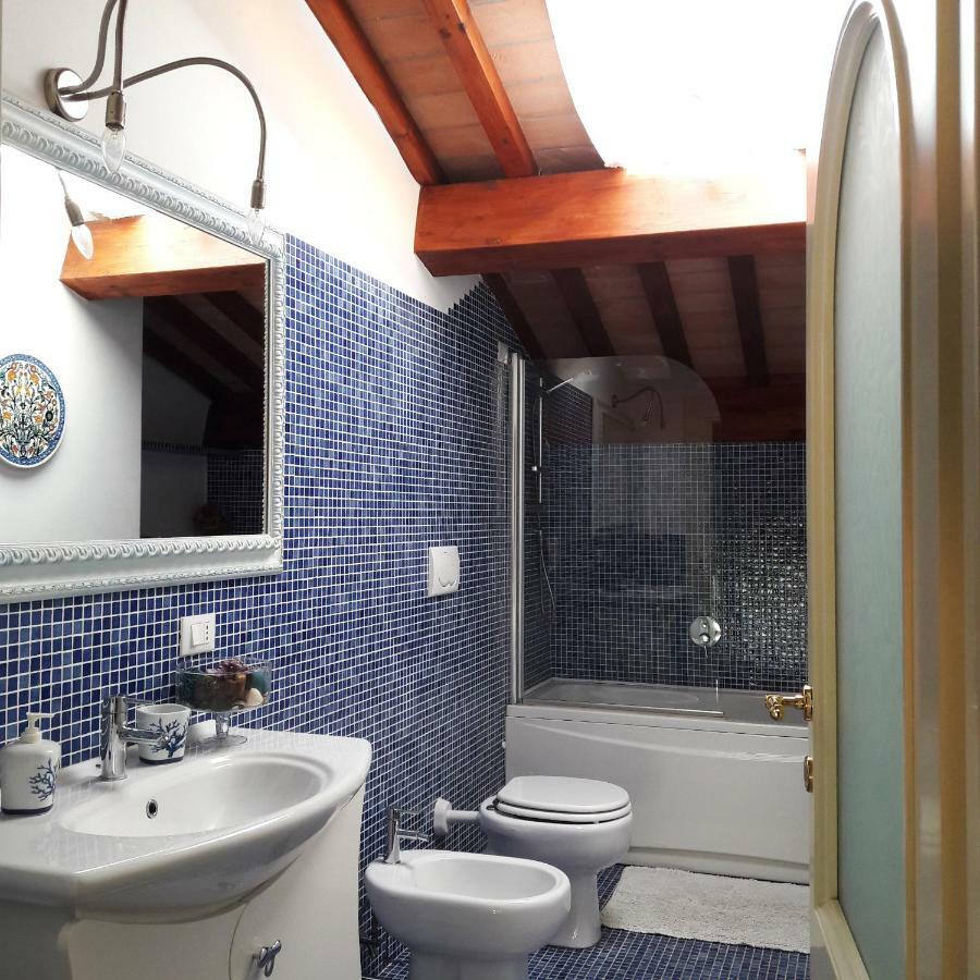 Villino San Martino 350M Dal Mare With Covered Parking Viareggio Bagian luar foto